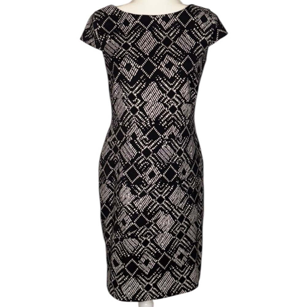 Black and White Geometric Monochromatic Pattern Shift Dress